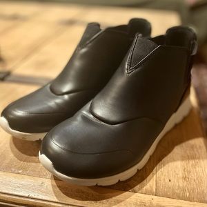 Champion memory foam booties